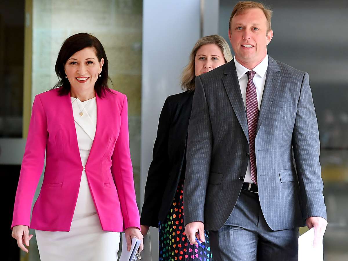 Premier Miles pushes ahead with a Path to Treaty as 6000 fight against it
